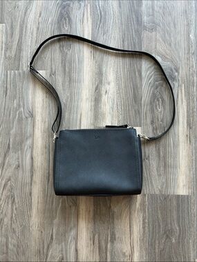 Lo & Sons Pearl Crossbody in Black
